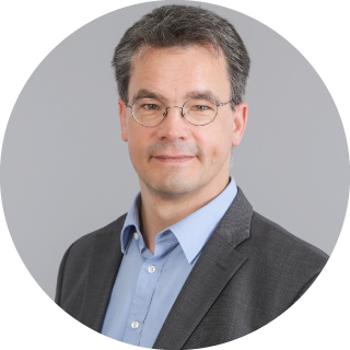 FOR Leonie Reese, Recruiting Management